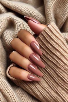 Shorter Oval Nails, Different Acrylic Shapes, Fall Cream Nails, Brown Acrylic Nails Almond, Casual Fall Nails, Earthy Nail Colors, Fall Nails Coffin Shape, Novemember Nails, Neutral Nails Fall