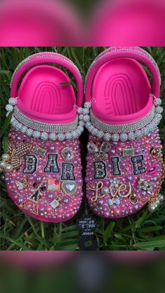 Blinged Out Crocs, Crocs Custom, Bedazzled Crocs, Designer Crocs, Croc Ideas, Cool Crocs, Crocs Aesthetic, Crocs With Charms, Bedazzled Shoes Diy