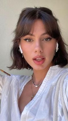 #HairTrends#TrendingNow#HairGoals#ShortHair Chic Short Hair, Shoulder Length Hair Cuts, Haircuts For Medium Hair, Wispy Bangs