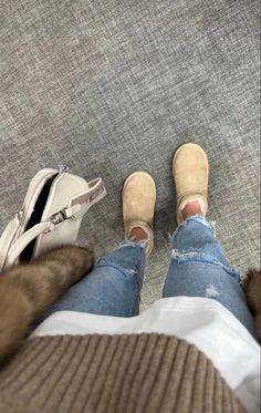 September Aesthetic, Uggs Tasman, Amsterdam Outfit, Uggs Outfits, Thanksgiving Outfits, Skandinavian Fashion, Uggs Outfit, Lazy Outfits, Skirt Outfit