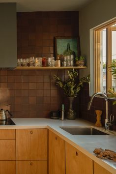 the kitchen counter is clean and ready for us to use in the day time hours