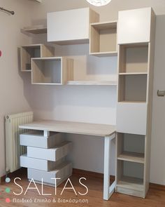 γραφειο με βιβλιοθήκη Beds For Small Rooms, Small House Interior, Small House Interior Design, Study Desk, Study Unit, Small House, Home Interior Design