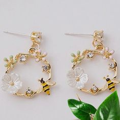 New, Fashionable, And Trendy 3 For $20; Bundle 3 And Send Offer For $20 Gold Toned Bee Cubic Zirconia Flower Dangle Earrings Height: 1.1” Width: .98” More Bee Items In Women’s & Home Section Unless Sold Bee Bumblebee Honeybee Jewelry Shein, Bee Flower, Flower Dangle Earrings, Bee Inspired, Bee On Flower, Bee Earrings, Homemade Jewelry, Earrings Women, Flower Decor