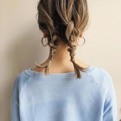 【簡単ロングヘアアレンジ20選 】巻きなし/ヘアゴムだけ！初心者でも個性が出るテク | 特集 | ビューティー ＆ ヘア | FUDGE.jp Hair Catalog, Boring Hair, Hair Setting, Hair Images, Good Hair Day, Great Hair, Messy Hairstyles, Hair Designs