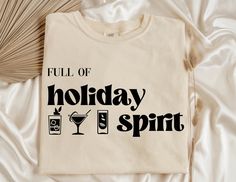 Christmas Cricut Shirts, Cricut Christmas Shirts, Vinyl T Shirts, Christmas Tshirt Ideas, Christmas Shirt Ideas, Holiday Shirt Ideas