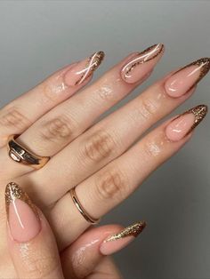 2023 + Get Ready for Spring with These Stunning Nail Ideas 2023 | Summer Nails Glittery Autumn Nails, Glittery Brown Nails, Fall Oval Nails, Glittery French Tip Nails, Cute Fall Nails, Classy Almond Nails, Quinceanera Makeup, Nail Business, Gold Glitter Nails