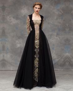 daytrippinginpepperland Avant Garde Casual Fashion, Renesance Dress, Black And Gold Clothes, Fantasy Gowns Queens Fairytale, Dark Fantasy Gown, Medieval Inspired Fashion, Ballgown Sleeves, Fantasy Dress Queens, Armour Dress