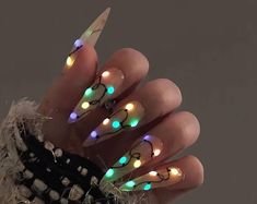 Lily Nails, Unghie Nail Art, Light Nails, Acrylic Press On Nails, Colorful Nails, Glow Nails, Diy Nail Art, Dark Nails