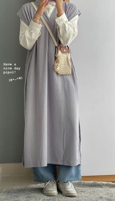 Modest Outfits Muslim, Stylish Outfits Casual, Modesty Outfits, Hijabi Fashion Casual, Fashion Top Outfits, Mode Abaya