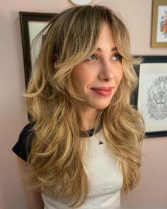 Top 25 Long Shag Haircut Trends 2024 – Revamp Your Look! - divagaze.com Modern Farah Hair, Medium Layered Haircuts Face Framing, Soft Wolf Cut Hair Long, Butterfly Wolf Cut, 90s Grunge Haircut, Long Shaggy Haircuts, Blonde Shag, Bangs Wavy Hair, Shaggy Dog