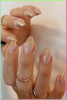 Glitter ombré nails ✨ | Elegant nails, Chic nails, Pretty nails https://www.pinterest.com/pin/eye-catching-gold-nail-ideas-to-spice-up-your-appearance--356488126767172105/ Nails And Rings, Rose Gold Nails Design, New Years Eve Nails, Graduation Nails, Ombre Nails Glitter, Rose Gold Nails, Homecoming Nails