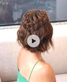 ▷▷▷▷up dos for prom high, prom hair updos, up dos for prom with bangs, , up dos for prom medium hair... Prom Wigs, Bridesmaid Hair Ponytail, Bridesmaid Hair Inspo, Up Hairdos, Hair Curling Tips, Bridesmaid Hair Makeup