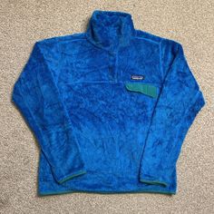 Patagonia Vintage Quarter Button Zip Fleece Jumper Pullover Teddy Fluffy Retro S.  Still has plenty of life left in it & NO stains!   Size: S  Measurements: Pit to pit: 19.5 inches Length (shoulder to bottom): 22 inches Sleeve: 23 inches   Message for quote on International Delivery.   Check out our other items and feel free to message us for more information :)   S7 Vintage Patagonia Fleece, Patagonia Vintage, Fleece Jumper, Vintage Pullover, Vintage Patagonia, Vintage Jumper, Vintage Pullovers, Patagonia Fleece, Womens Sweaters