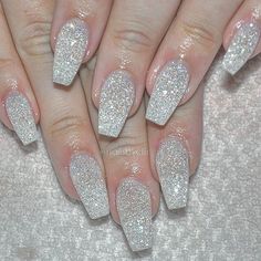 Glitter nails Clear Glitter Nails, Glitter French Nails, Clear Acrylic Nails, Valentine Nails, Nails Glitter, Pretty Nail Art, Nagel Inspo, Nail Designs Glitter, Sparkly Nails