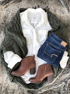 Mode Tips, Best Casual Outfits, 가을 패션, Looks Style, Fall Winter Outfits, Work Casual, Brown Boots, White Shirt