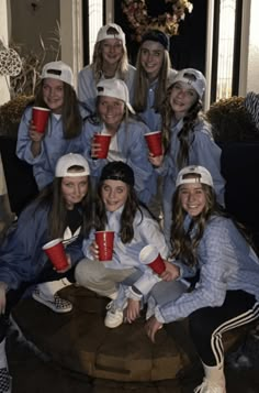 Hot Costumes, Costumes Faciles, Group Costume Ideas, College Halloween Costumes, Easy College Halloween Costumes, Sophia Lee, Halloween Costumes College Girls