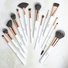 Pinterest Makeup, Gold Makeup, Art Tools, Pretty Makeup, Makeup Kit