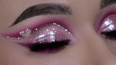 Euphoria Pink Makeup, Black And Pink Makeup Looks, Pink Y2k Makeup, Pink Euphoria Makeup, Y2k Make Up, Pink Birthday Makeup, Pink Sparkly Makeup, Hot Pink Eye Makeup, Valentine’s Day Make Up Looks