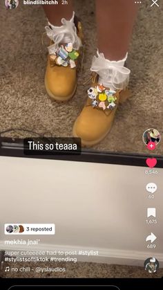 Leather Shoe Outfits, Decorated Timberland Boots, Timb Boots Outfit, Decorated Timberlands, Cute Timberland Outfits, Cute Outfits With Timberlands, Outfit With Timberlands, Outfits With Timberland Boots Women, Tims Outfits Woman