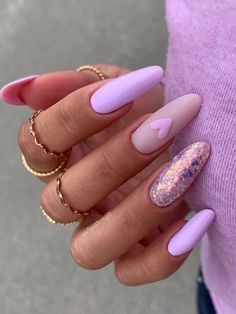 Descubra um mundo de possibilidades com o curso de Designer de Unhas. Seja você uma amante da moda ou uma profissional em busca de aprimoramento, este curso é perfeito para transformar suas habilidades e abrir portas para uma nova carreira.unhas decoradas l unhas de gel l unhas delicadas l unhas pretas l unhas vermelhas l unhas do momento l unhas nudes l unhas amendoadas l renda extra Purple Nail Designs, Gold Nail, Easter Nails, Valentines Nails, Nail Manicure, Trendy Nails