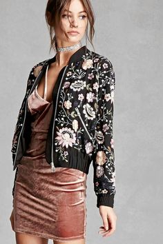 Transitional Fashion, Street Style Edgy, Mode Boho, Fashion Boho, Floral Outfit, Embroidery Fashion, Bohemian Clothes, Boho Chic Fashion, Jacket Style