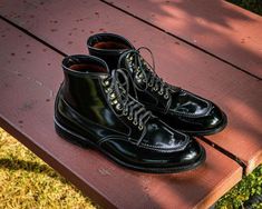 Tonz Surakit on Instagram: "☀️ + 🌧 =❔ : Alden x Brogue : Horween Black Shell Cordovan ------------- #aldenshoes #aldenarmy #mensboots #alden #shellcordovanboots #boots #bootdouchery #goodyearwelted" Goodyear Welt, Boots Men, Black, Instagram