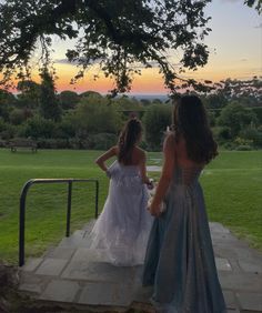 Princess Prom Dress Aesthetic, Uk Formal Dress, Rich Prom Aesthetic, Best Friends In Dresses Aesthetic, Summer Ball Aesthetic, Princess Friends Aesthetic, Formal Picture Aesthetic, Best Friends Prom