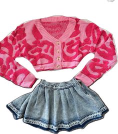 Cute Fitted V-neck Cardigan, Trendy Knit V-neck Crop Top, Chic Pink Cropped Sweater For Winter, Pink Trendy Cropped Knit Sweater, Trendy Pink Cropped Knit Sweater, Trendy V-neck Cropped Sweater For Winter, Cute V-neck Knitted Cardigan, Trendy V-neck Crop Top For Fall, Winter Cropped Pink Sweater