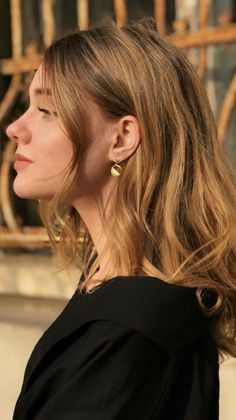 Brown Hair On Natural Blondes, Short Honey Hair Color, Golden Brown Hair Dark Roots, Short Mousy Blonde Hair, Big Change Haircuts, Honey Wheat Hair Color, Short Golden Brown Hair, Bambi Blonde Hair, Light Brown Blonde Hair Honey