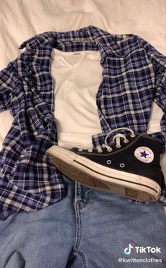 Cute Y2k Fall Outfits, Plade Shirts Outfit Women, Charlie Spring Inspired Outfits, Flannels Outfit, Comfy Outfits Aesthetic, Checked Shirt Outfit, Downtown Outfits, Guys Clothing Styles, Tomboy Style Outfits