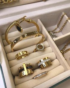 خواتم خطوبة, Jewellery Photography Inspiration, Jewelry Fashion Trends