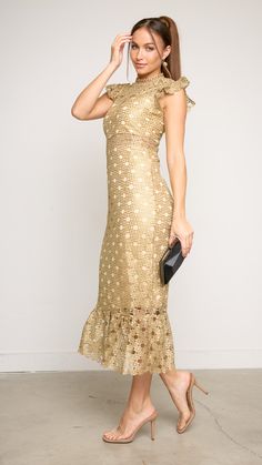 Product Details : Midi Dress Gold Abstract Textured Neckline 84451 D9-3 Gold Dress Cocktail, Gold Cocktail Dress, Gold Dresses, Nye Party, Denim Chic, Usa Outfit, Dress Gold, Dresses Cocktail, Dress Cocktail