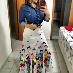 Saia de festa junina: 70 ideias + tutoriais para curtir o arraiá com estilo Vestidos Country, Tulle Skirts Outfit, Kids Canvas Art, Mexican Fashion, Mexican Outfit, Plain Outfits, Miniskirt Outfits, Skirt Outfits