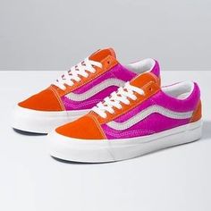 Vans Surf Shoes, Vans Shoes Old Skool, Off The Wall Vans, Vans Anaheim, Women Vans, Vans Surf, Fur Sneakers, Vans Store, Club Shoes