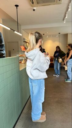 lazy day outfit, lazy fits, chill outfits for school, comfy outfits lazy Chill Outfits For School, Class Outfits, Outfits Lazy, 2024 Aesthetic, Looks Pinterest, Outfits For School, Uni Outfits, Cold Outfits