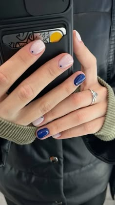 #blue #nails #white #nailart #naildesign Minimal Nails Art, Hippie Nails, Hello Nails, January Nails, Simple Gel Nails, Minimal Nails, Casual Nails, Soft Nails