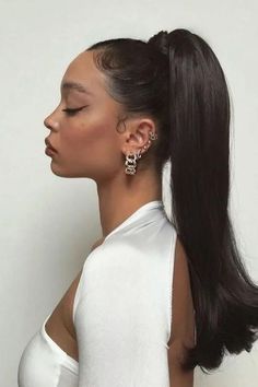 Radiate Beauty: Explore the World of Hairstyle Inspiration Curlie Hairstyles, Bangs Selfie, Nail Wallpaper, Hairstyles Coquette, Easy Ponytails, Pixie Haircut Tutorial, Curtains Bangs, Ponytails Hairstyles, Long Hair And Short Hair