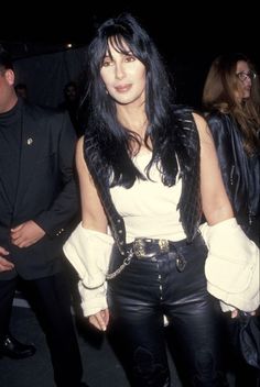 1997 Makeup, Rocker Chick Outfit, 80s Rocker Chick, Cher 80s, Cher 90s, Cher Fashion, Chick Outfit, Cher Outfits, 80s Rocker