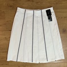 New W/ Tags: Eqd Equestrian Design Yolanda White / Ivory Stretch Skirt With Black Trim Knee Length 75% Rayon 25% Nylon Womens Size Medium - Elastic Waistband Made In The Usa Boho Style Skirts, Long Wool Skirt, Equestrian Design, Black Silk Skirt, Women's Equestrian, Midi Skirt Casual, Halloween Skirt, Boston Design, Smocked Skirt