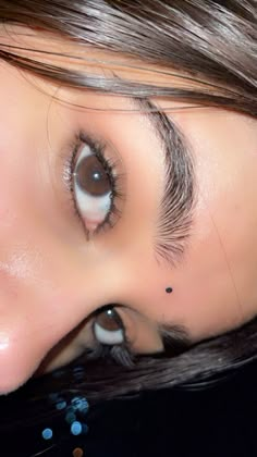 Indian wear with bindi and brown eyes👀👀 Brown Eyes Makeup Aesthetic, Eye Story Instagram, Eye Photo Ideas Aesthetic, Eyes Photography Aesthetic, Indian Eyes Aesthetic, Indian Beautiful Eyes, Eye Pics Aesthetic, Eyes Aesthetic Pic