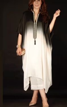 Kaftan Pattern Caftan Dress Style, Shoes Trending, Style Guru, Pakistani Fancy Dresses, Eid Dresses, Dress Design Patterns, Beach Getaway, Kurta Designs Women