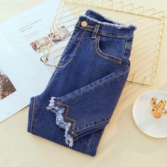 Pant Trousers Women, Frayed Shorts, Velvet Fringe, Fringe Jeans, Look Jean, Ladies Denim, Black Capris, Jeans Woman