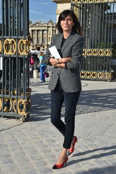 The 10 Style Rules That Every French Woman Knows Emmanuelle Alt Style, Style Parisienne, French Wardrobe, French Vogue, French Dressing, French Women Style, Emmanuelle Alt, Style Rules