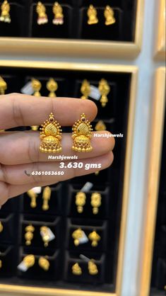 Half Jumka Design Gold, Small Size Gold Jumkas, Jwellary Design Gold Earrings, Light Weight Gold Jumkhas, Gold Earrings Jhumka Designs, Jumka Earrings Gold Indian Jewelry, Small Jumki Designs, Earrings Gold Indian Weddings, Jimiki Kammal Design Gold