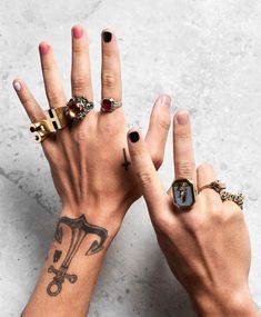 Harry Styles Rings, Harry Styles Hands, Make Up Primer, Harry Styles Nails, Harry Styles Update, Mens Nails, French Manicure