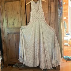 Like New Condition 100% Silk Dress By Johnny Was. Size Small. Gorgeous Flowy Dress That I Want To Keep But Will Probably Never Wear. Magnolia Pearl Style, Magnolia Pearl, Flowy Dress, Johnny Was, Silk Dress, Magnolia, New Look, I Want, Like New