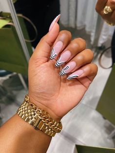 Tamara Renaye, Nail Design Glitter, Long Nail, Black Nail, Minimalist Nails, Fire Nails, Funky Nails, Pretty Acrylic Nails, Chic Nails