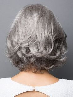 sonho Box Hair Dye, Grey Curly Hair, Curly Bob Wigs, Short Curly Wigs, Short Hair With Layers, Short Curly Hair, Grey Hair, Silver Hair, Shoulder Length