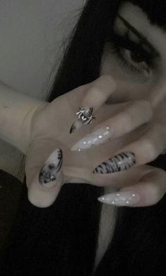 Emo Nails Aesthetic, Emo Goth Nails, Emo Summer Nails, Nails Acrylic Emo, Nail Ideas Goth, Emo Nails Ideas, Grunge Nails Ideas, Emo Nail Ideas, Nail Inspo Grunge