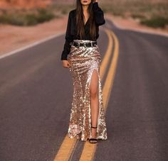 The Selena Maxi Skirt Rodeo Back Number, Sequin Skirt Outfits, Long Dress With Boots, Rose Gold Sequin Skirt, Sequin Skirt Outfit, Sequin Maxi Skirt, Outfit Jean